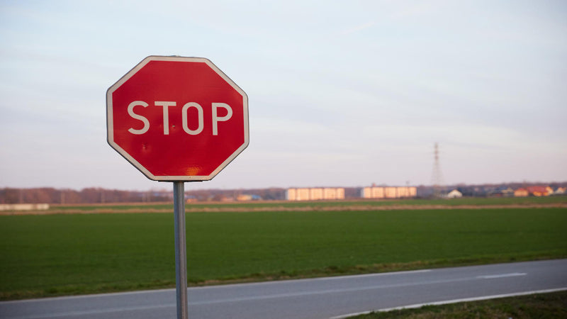 How does a four-way stop sign work?